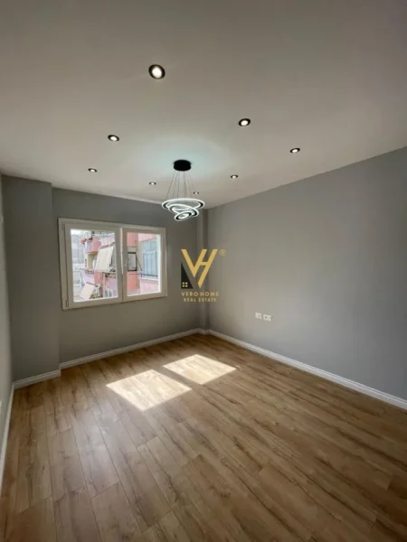 Tirane, shitet apartament 1+1+Ballkon Kati 6, 63 m² 118.000 € (5 MAJI)