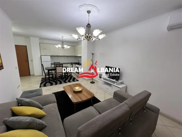 Tirane, jepet me qera apartament 2+1+Ballkon Kati 4, 86 m² 600 € (Tek Komuna e Parisit - ID 42215239)