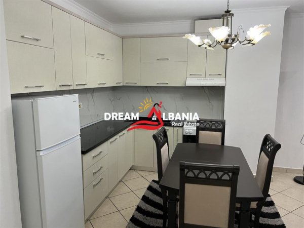 Tirane, jepet me qera apartament 2+1+Ballkon Kati 4, 86 m² 600 € (Tek Komuna e Parisit - ID 42215239)