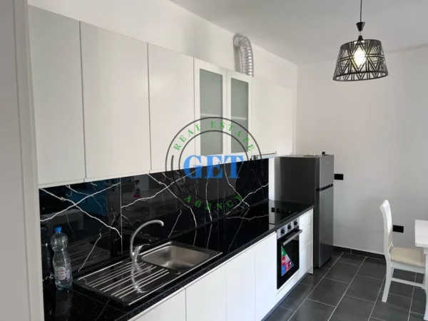 Durres, jepet me qera apartament 1+1 Kati 3, 70 m² 400 € (Plazh Rrota e Kuqe, Durrës)