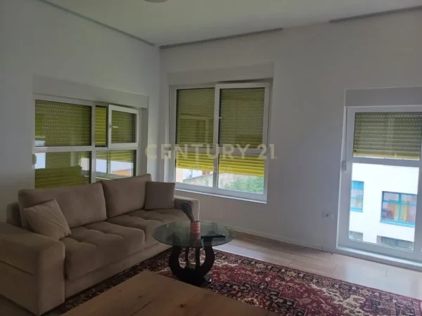 Tirane, jepet me qera apartament Kati 4, 80 m² 400 € (Mangalem)