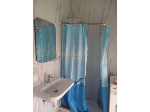 Tirane, jepet me qera apartament Kati 4, 80 m² 400 € (Mangalem)