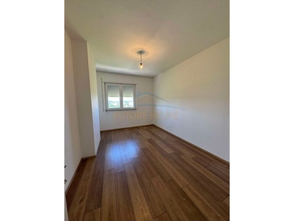 Tirane, shitet apartament 3+1 Kati 9, 124 m² 167.000 € (Unaza e Re)