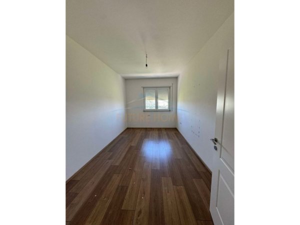 Tirane, shitet apartament 3+1 Kati 9, 124 m² 167.000 € (Unaza e Re)