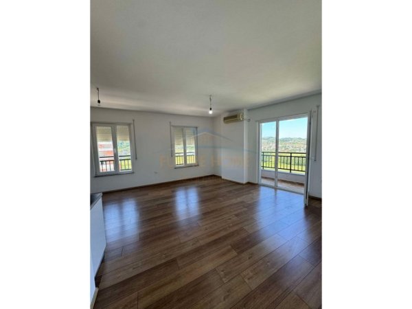 Tirane, shitet apartament 3+1 Kati 9, 124 m² 167.000 € (Unaza e Re)