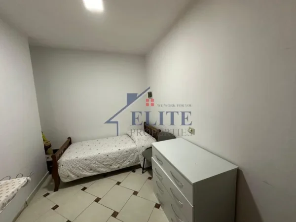 Tirane, shitet apartament 2+1+Ballkon Kati 4, 70 m² (Yzberisht)