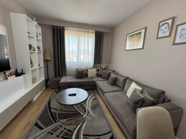 Tirane, shitet apartament 2+1+Ballkon Kati 9, 95 m² 145.000 € (Yzberisht)