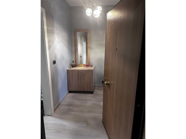 Tirane, jepet me qera apartament 2+1 Kati 3, 190 m² 600 € (Vilat Gjermane)