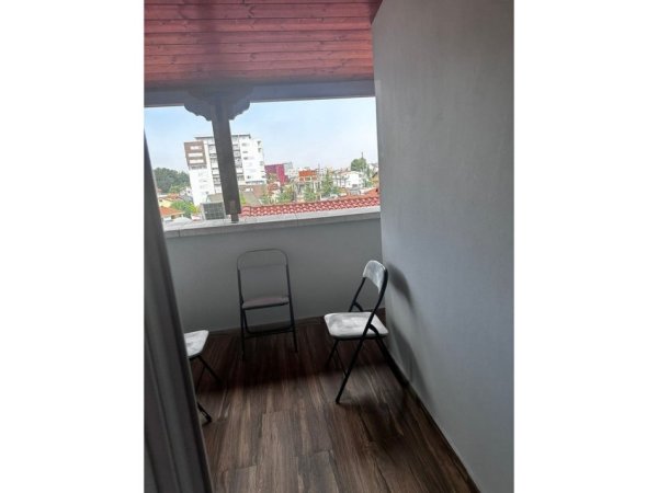 Tirane, jepet me qera apartament 2+1 Kati 3, 190 m² 600 € (Vilat Gjermane)