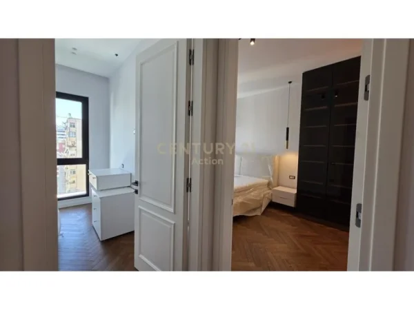 Tirane, jepet me qera apartament 2+1 Kati 8, 116 m² 1.400 € 