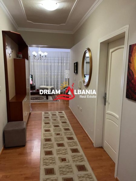 Tirane, jepet me qera apartament 2+1+Ballkon Kati 3, 110 m² 800 € (Ne Bllok - ID 42215189)