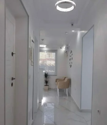 Tirane, jepet me qera dyqan Kati 2, 504 m² 1.100 € (Rruga “Dibrës”)
