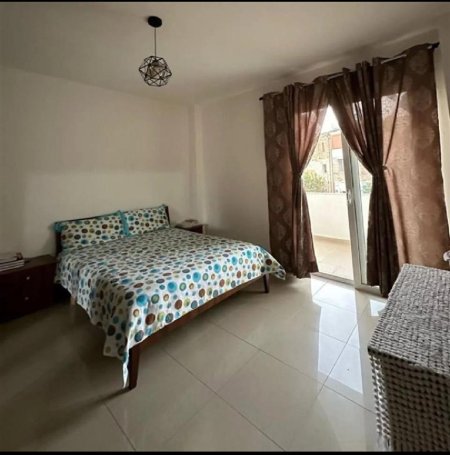 Vlore - Lungomare - Uji i Ftohte, shitet apartament Kati 3,