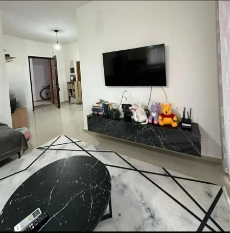 Vlorë,  shitet apartament 95.000€, 85 metra