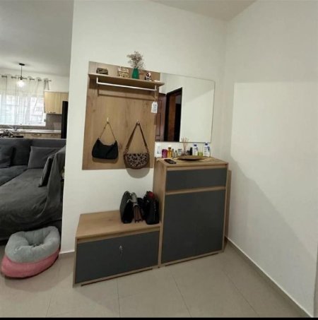 Vlore - Lungomare - Uji i Ftohte, shitet apartament Kati 3,