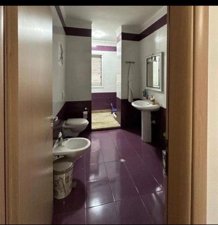Vlore - Lungomare - Uji i Ftohte, shitet apartament Kati 3,