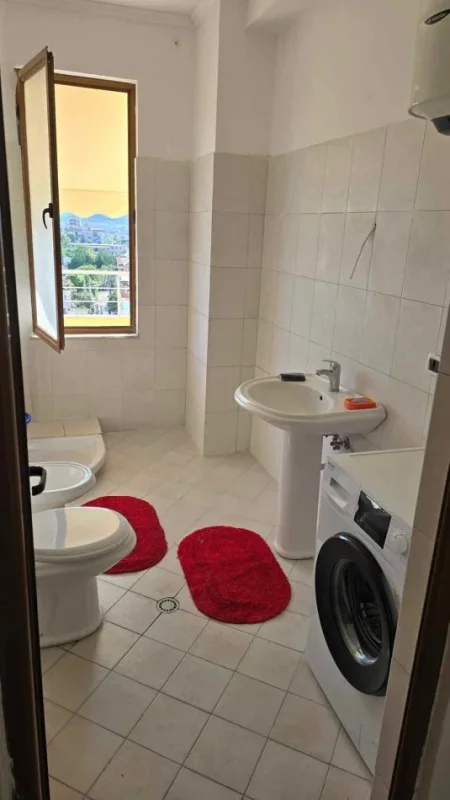 Tirane, jepet me qera apartament 2+1+Ballkon Kati 5, 85 m² 500 € (Misto Mame, Kompleksi Derveni)
