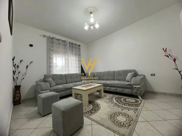 Tirane, jepet me qera apartament 2+1+Ballkon Kati 1, 134 m² 400 € (SHKOZE)