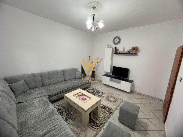 Tirane, jepet me qera apartament 2+1+Ballkon Kati 1, 134 m² 400 € (SHKOZE)
