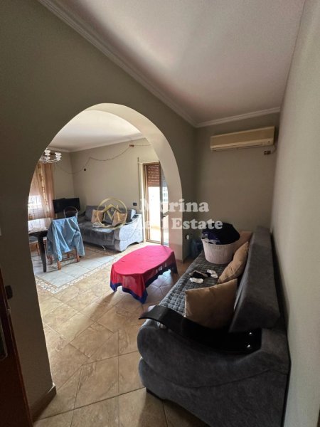 Tirane, jepet me qera apartament 2+1 Kati 2, 90 m² 470 € (Zogu Zi)