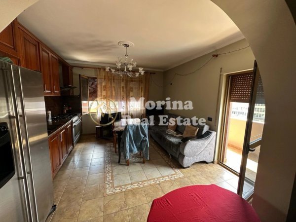 Tirane, jepet me qera apartament 2+1 Kati 2, 90 m² 470 € (Zogu Zi)