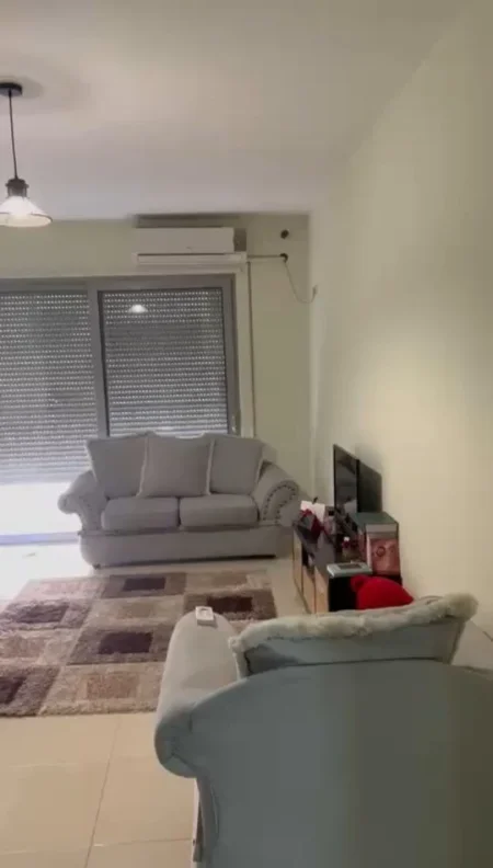 Tirane, jap me qera apartament 1+1+Ballkon Kati 5, 76 m² 600 € (Vasil Shanto, afer KESH)