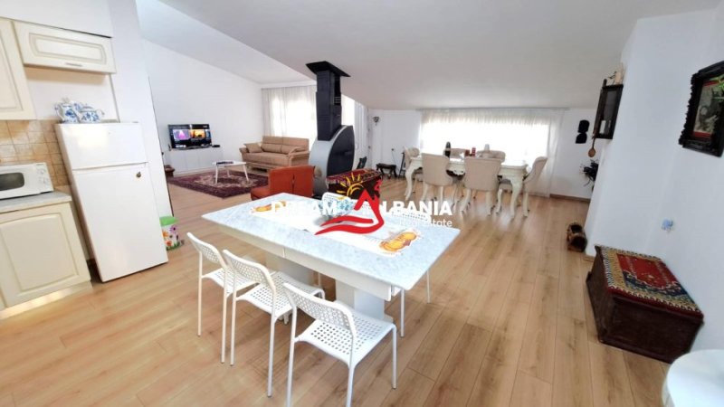 jepet me qera 4+1+Ballkon Kati 3, 250 m² 800 € (Ne rrugen Don Bosko - ID 4231390)