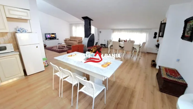 jepet me qera 4+1+Ballkon Kati 3, 250 m² 800 € (Ne rrugen Don Bosko - ID 4231390)