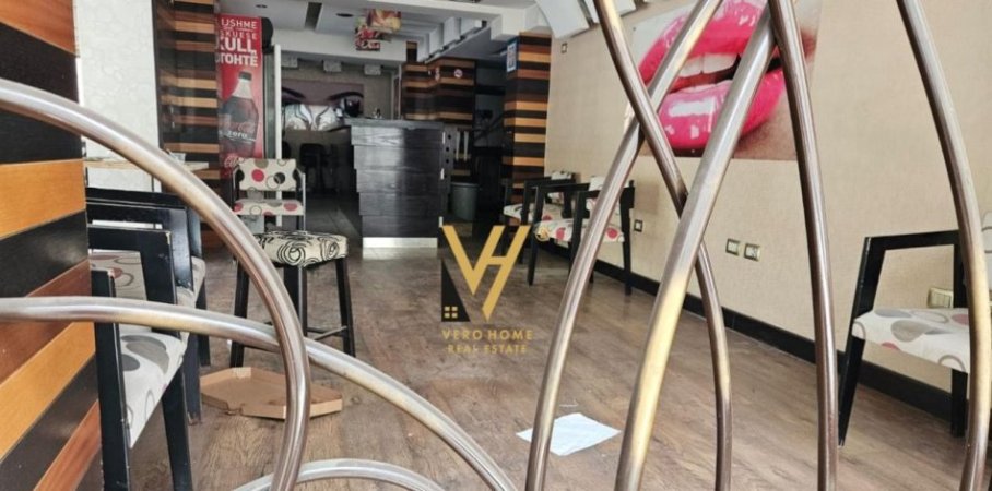 Tirane, jepet me qera ambjent biznesi Kati 2, 204 m² 1.000 € (RRUGA SAMI FRASHERI)
