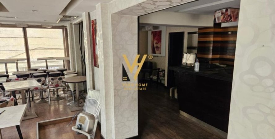 Tirane, jepet me qera ambjent biznesi Kati 2, 204 m² 1.000 € (RRUGA SAMI FRASHERI)