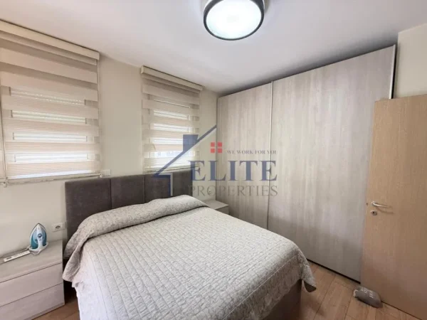 Tirane, jepet me qera apartament 2+1+Ballkon Kati 2, 100 m² 700 € (Ish Tregu Eletrik)