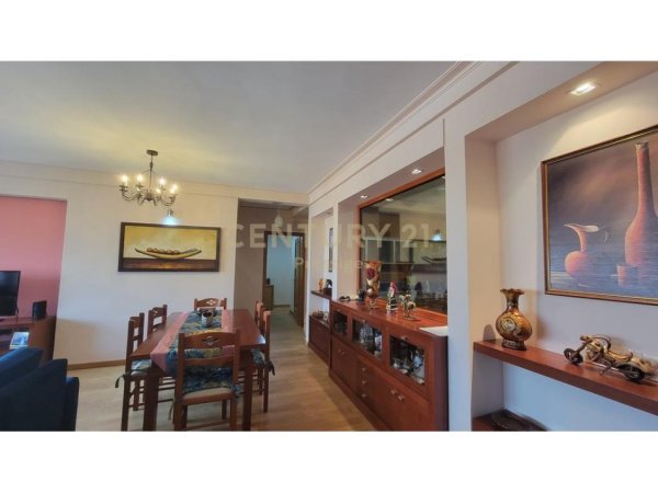 Tirane, jepet me qera apartament 3+1 Kati 5, 160 m² 1.000 € (RRUGA E ELBASANIT!)