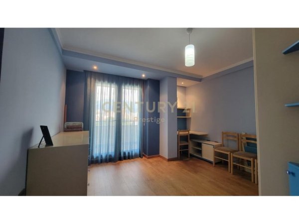 Tirane, jepet me qera apartament 3+1 Kati 5, 160 m² 1.000 € (RRUGA E ELBASANIT!)
