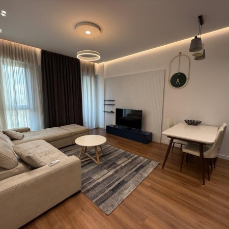 Tirane, jepet me qera apartament 1+1 Kati 8, 70 m² 800 € (Kompleksi Square 21)