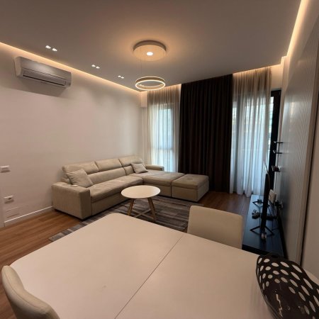 Tirane, jepet me qera apartament 1+1 Kati 8, 70 m² 800 € (Kompleksi Square 21)