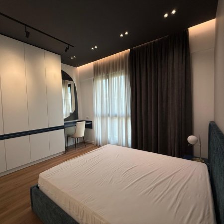 Tirane, jepet me qera apartament 1+1 Kati 8, 70 m² 800 € (Kompleksi Square 21)