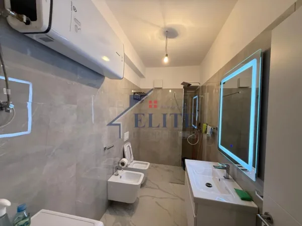 Tirane, jepet me qera apartament 1+1+Ballkon Kati 2, 65 m² 550 € (Vila L Astir)