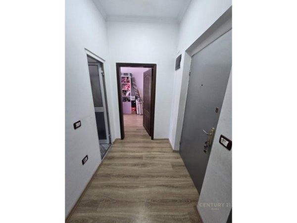 Tirane, jepet me qera apartament 2+1 Kati 3, 90 m² 650 € (Don Bosko prane Bar Artistit)