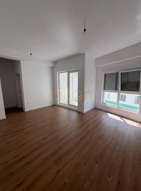 Tirane, shitet apartament 1+1+Ballkon , 64 m² 103.000 € (Ali Demi)