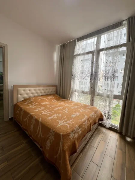 Tirane, jepet me qera apartament 1+1+Ballkon Kati 2, 600 € (Komuna e Parisit, Kika 2)