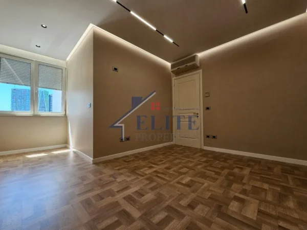 Tirane, jepet me qera zyre Kati 10, 120 m² 1.800 € (Prane RTSH-se)
