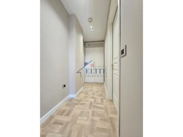 Tirane, jepet me qera zyre Kati 10, 120 m² 1.800 € (Prane RTSH-se)