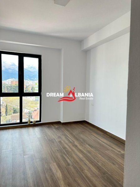 Tirane, jepet me qera zyre Kati 8, 83 m² 550 € (Ne rrugen e Dibres - ID 42611285)