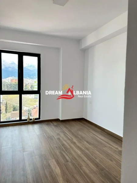 Tirane, jepet me qera zyre Kati 8, 83 m² 550 € (Ne rrugen e Dibres - ID 42611285)