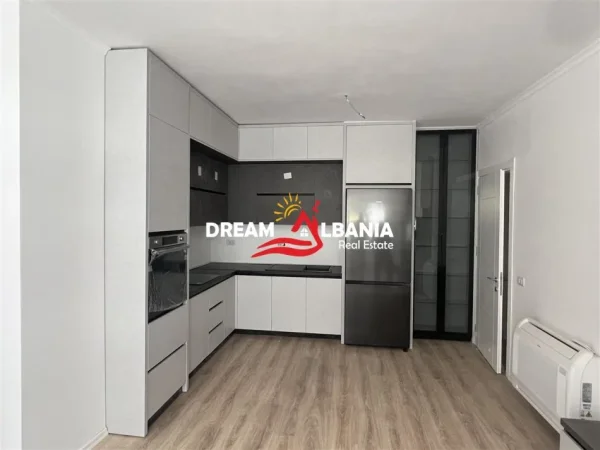 Tirane, shitet apartament 2+1+Ballkon Kati 2, 93 m² 130.000 € (Ne kompleksin Univers City - ID 41211906)