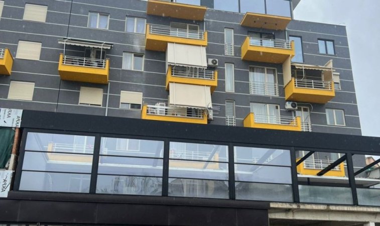 Tirane, jepet me qera apartament 1+1+Ballkon Kati 4, 62 m² 350 € (Ne Shkoze - ID 42111280)