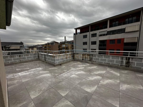 Tirane, jap me qera apartament 2+1 Kati 5, 140 m² 500 € (SELITE)
