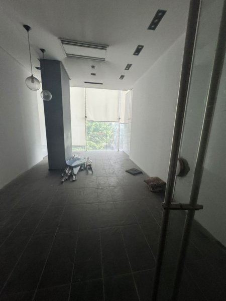 SHITET ZYRE 30 M2 BLLOK 132.000 EURO