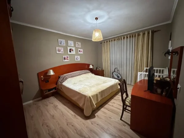 Tirane, shitet apartament 1+1+Ballkon Kati 5, 63 m² (Ish Parku i Autobusave)
