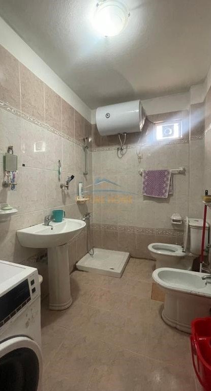 Tirane, shitet apartament 2+1 Kati 5, 114 m² 180.000 € (Kongresi Manastirit)